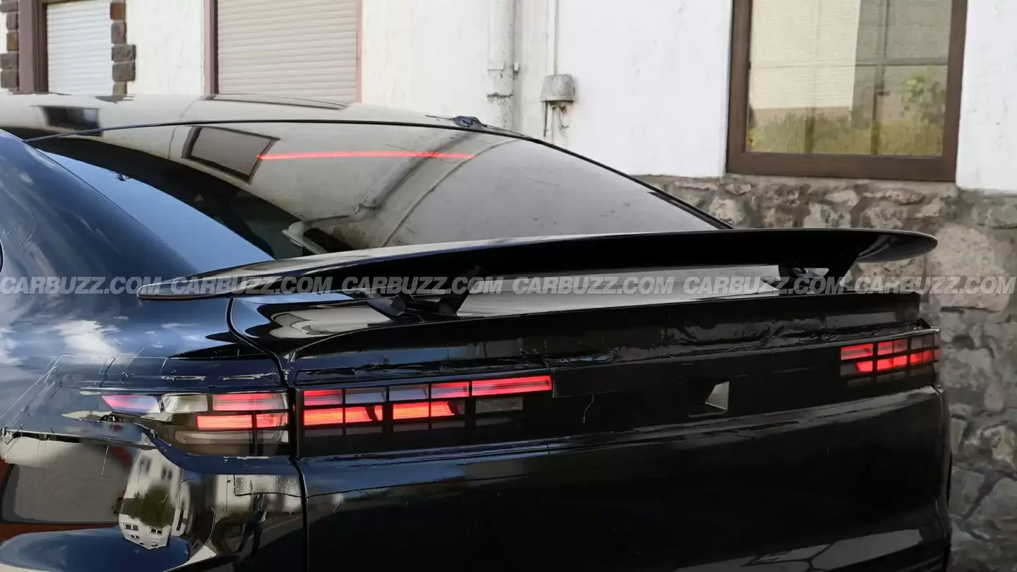 保时捷最强 SUV:电动卡宴 Turbo GT 测试车曝光,动力有望超 1000 马力