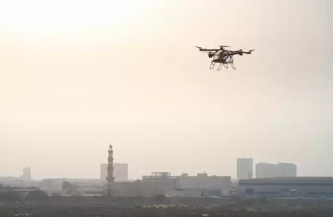 中国飞行汽车飞入阿联酋，小鹏汇天“陆地航母”获颁特许飞行证