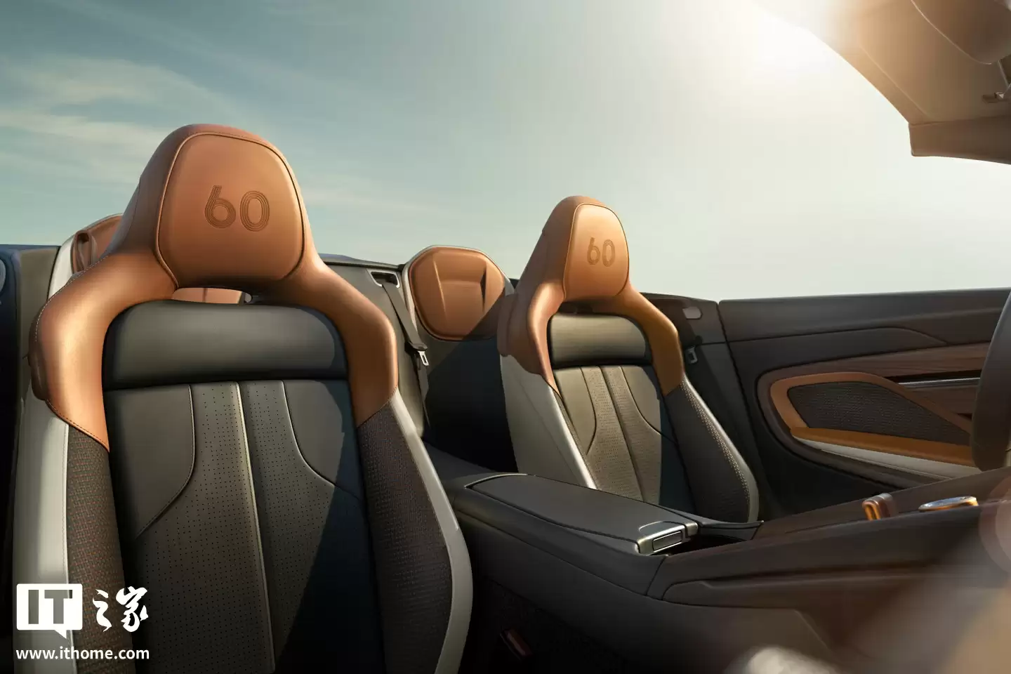 限量 60 辆，阿斯顿・马丁推出 DB12 / Vanquish Volante 纪念版车型