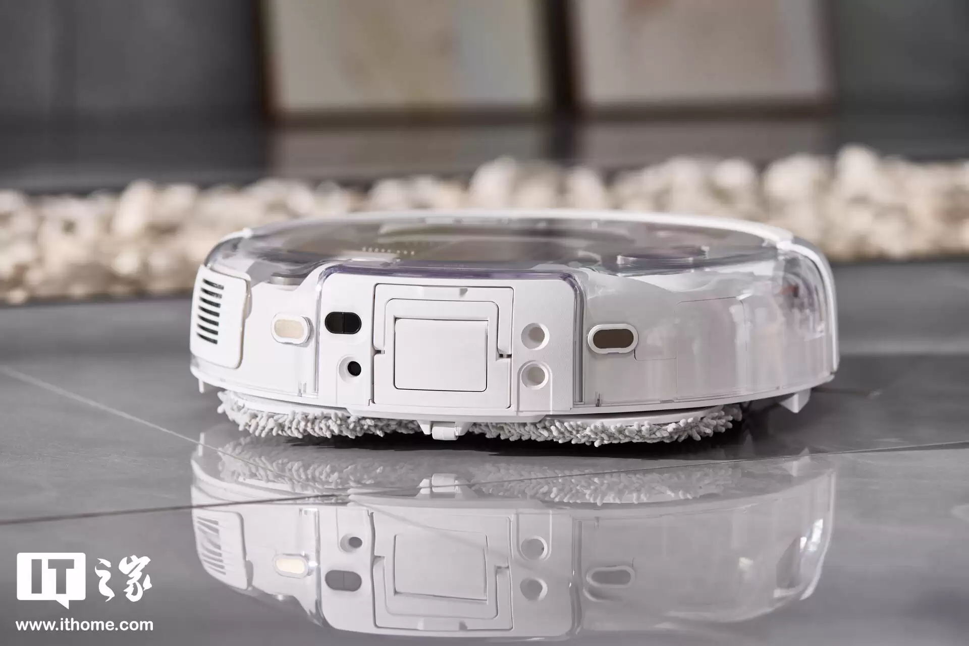 【IT之家评测室】大疆首款扫地机器人 ROMO 体验:无人机巨头的地面清洁挑战