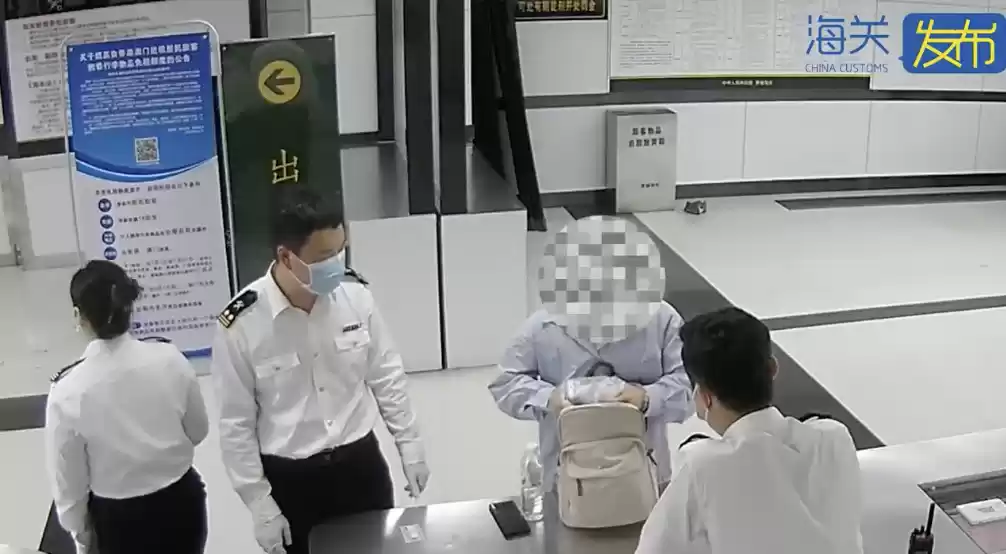 深圳罗湖海关查获进境旅客携带旧苹果 iPod touch 音乐播放器 40 台