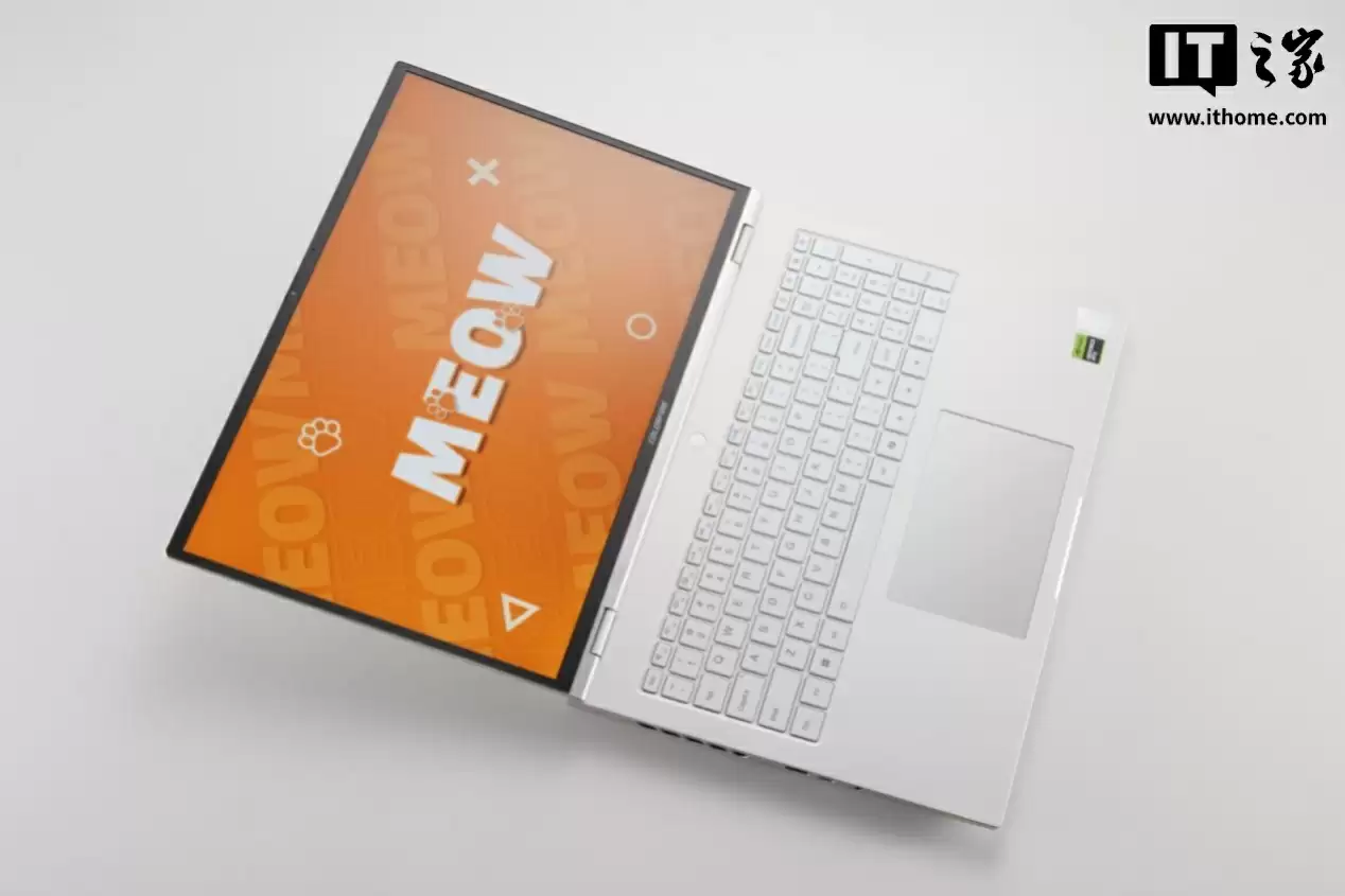 【IT之家评测室】R9 9850HX + RTX 5060,COLORFIRE MEOW R16 萌潮游戏本评测