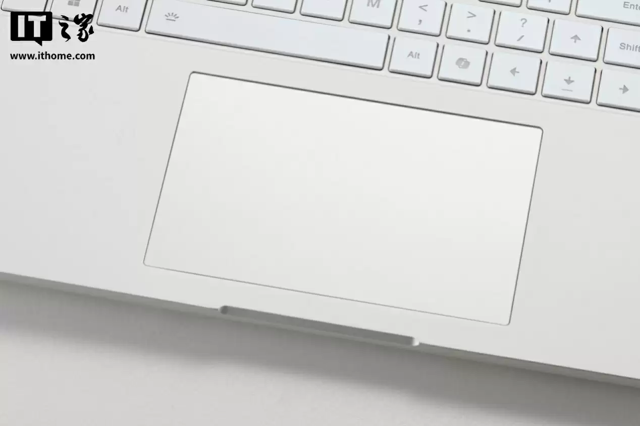 【IT之家评测室】R9 9850HX + RTX 5060,COLORFIRE MEOW R16 萌潮游戏本评测