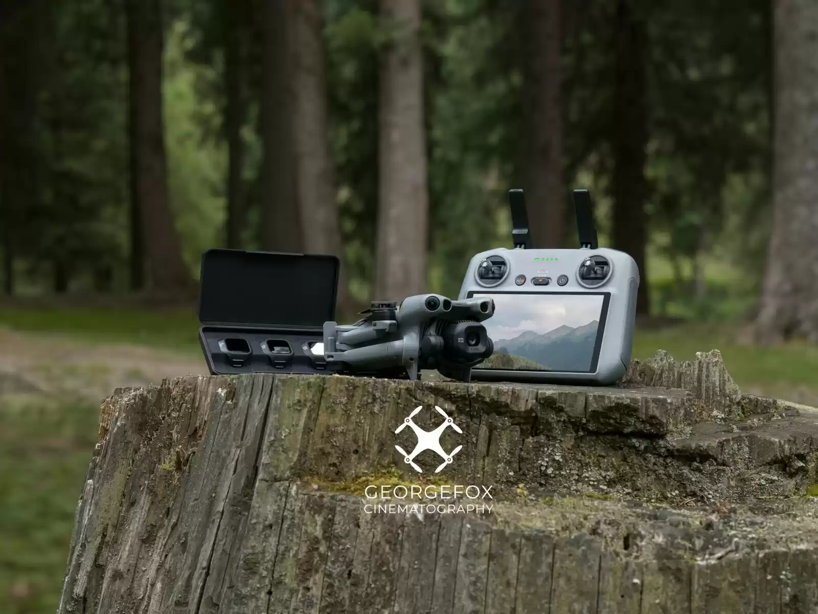 大疆 DJI Mini 5 Pro 无人机宣传图曝光:1 英寸传感器、重量低于 250 克