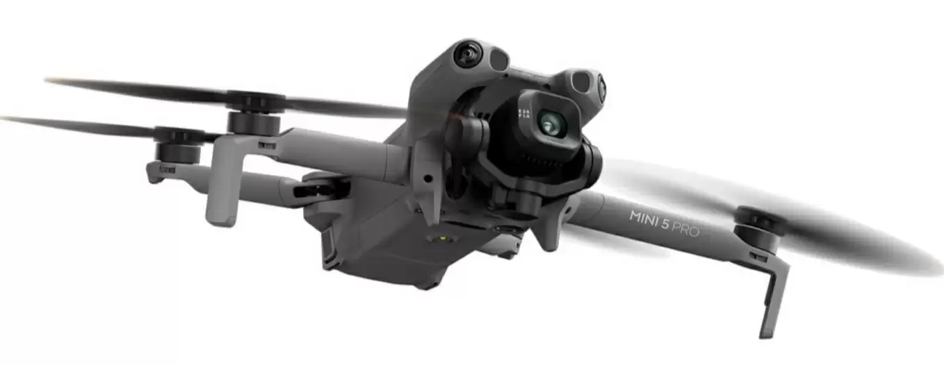 大疆 DJI Mini 5 Pro 无人机宣传图曝光:1 英寸传感器、重量低于 250 克