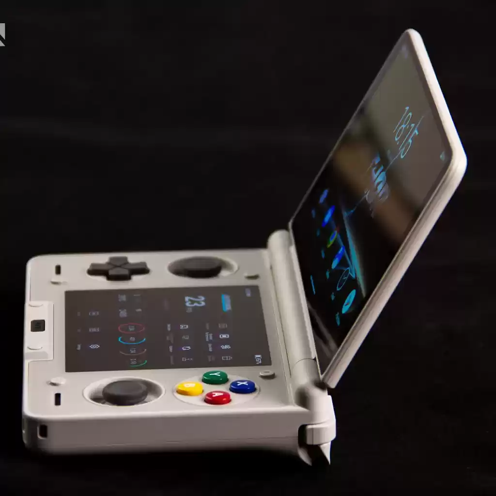 Rainbow 色 AYN Thor 双屏安卓游戏掌机真机展示，起价 249 美元