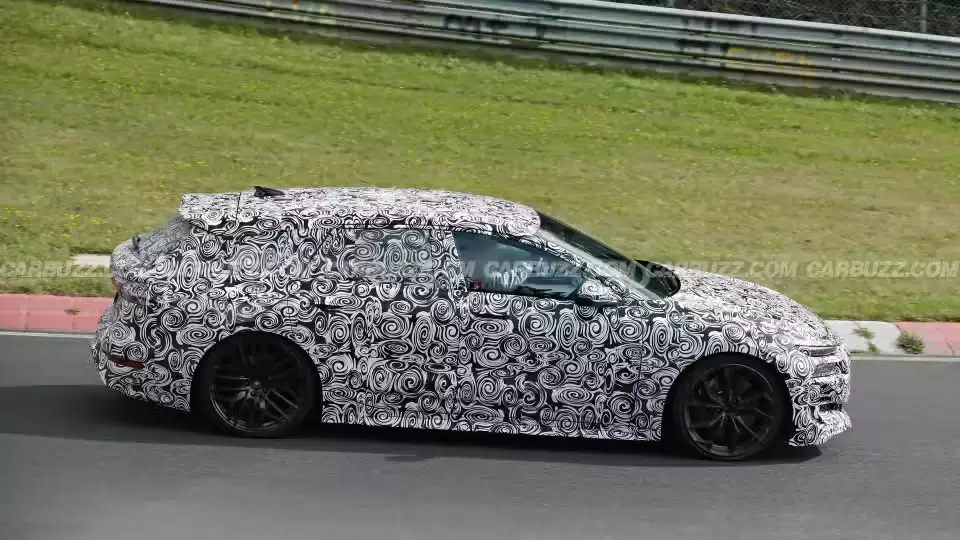 被传“夭折”的奥迪 RS6 e-tron Avant 旅行车原型现身纽北