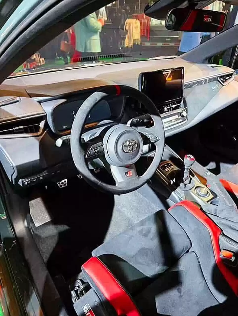 限量 500 辆，丰田高性能版 GRMN Corolla 卡罗拉掀背车曝光