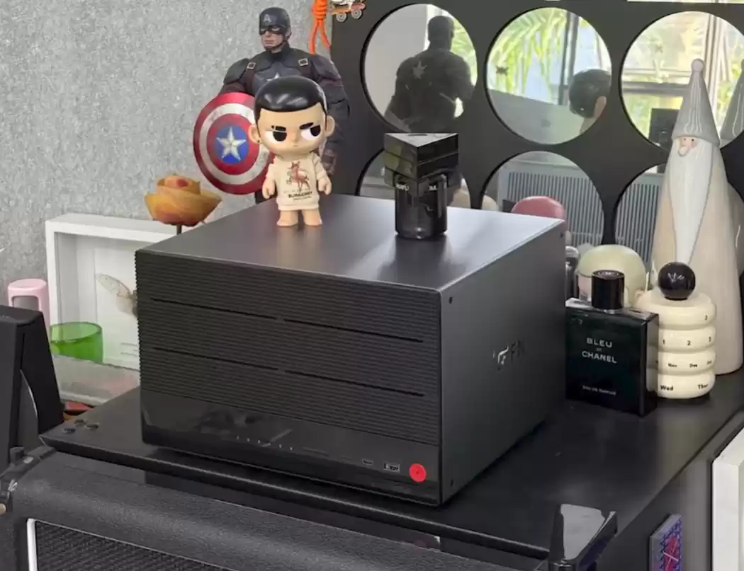 飞牛 NAS 自曝将标配 UPS 不间断电源，预计 10 月中旬亮相