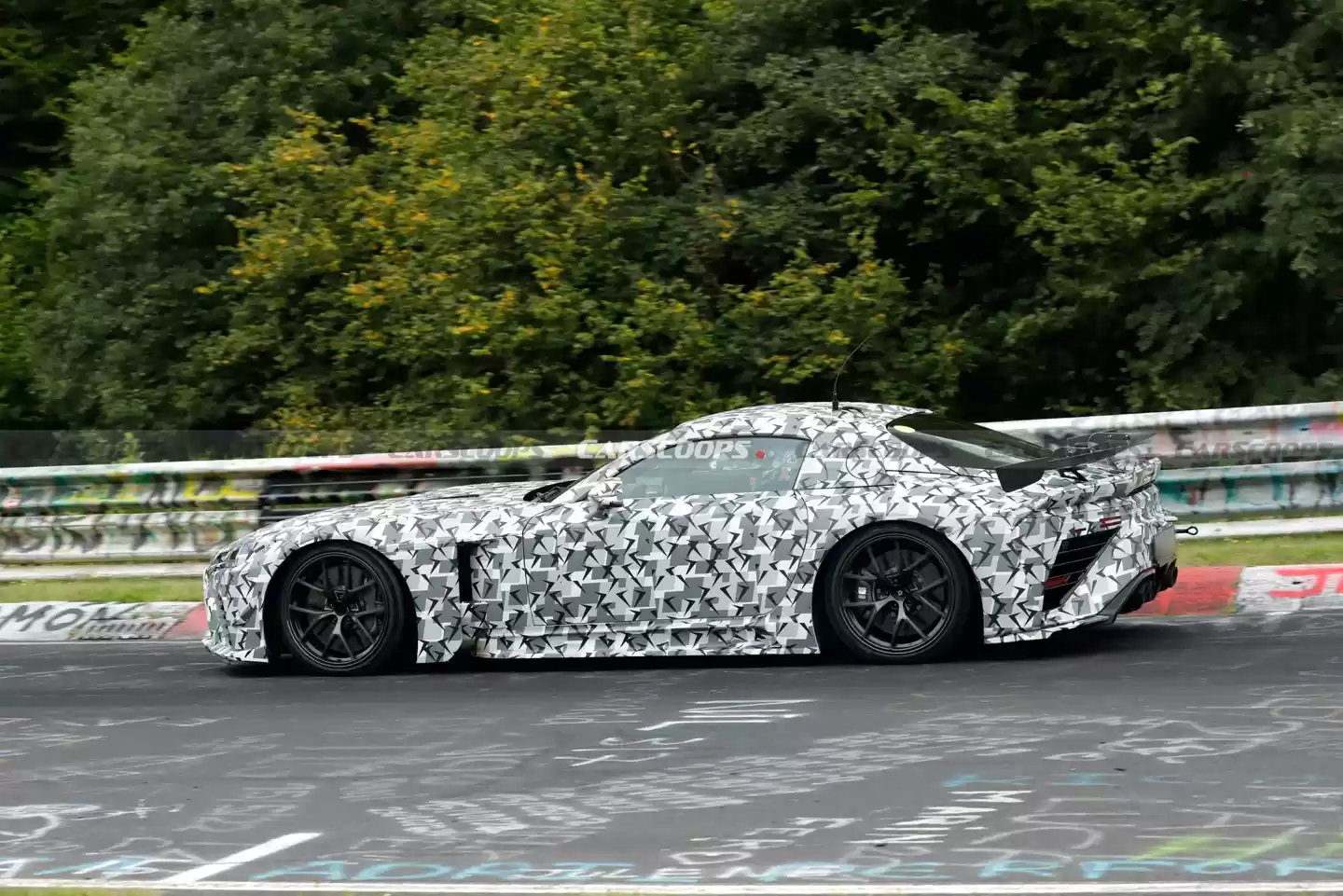 雷克萨斯 LFR 超跑纽北测试图曝光:3 种空气动力套件,V8 混动预估 900 马力