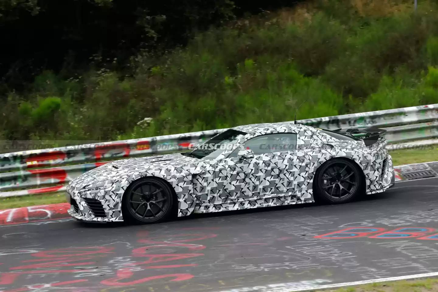 雷克萨斯 LFR 超跑纽北测试图曝光:3 种空气动力套件,V8 混动预估 900 马力