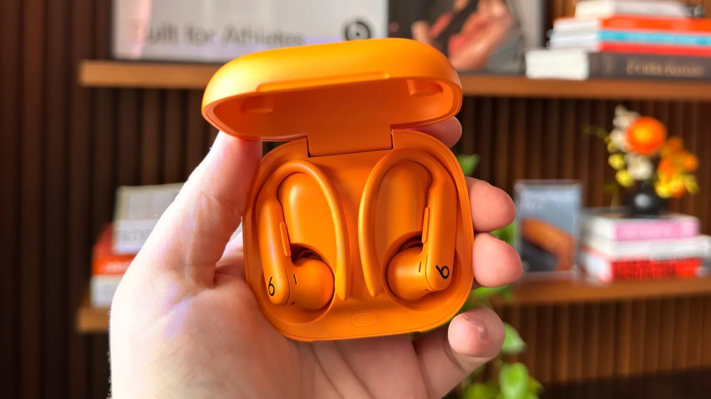 苹果 iOS 26 增强 Beats Powerbeats Pro 2 耳机心率监测，支持点头接听电话