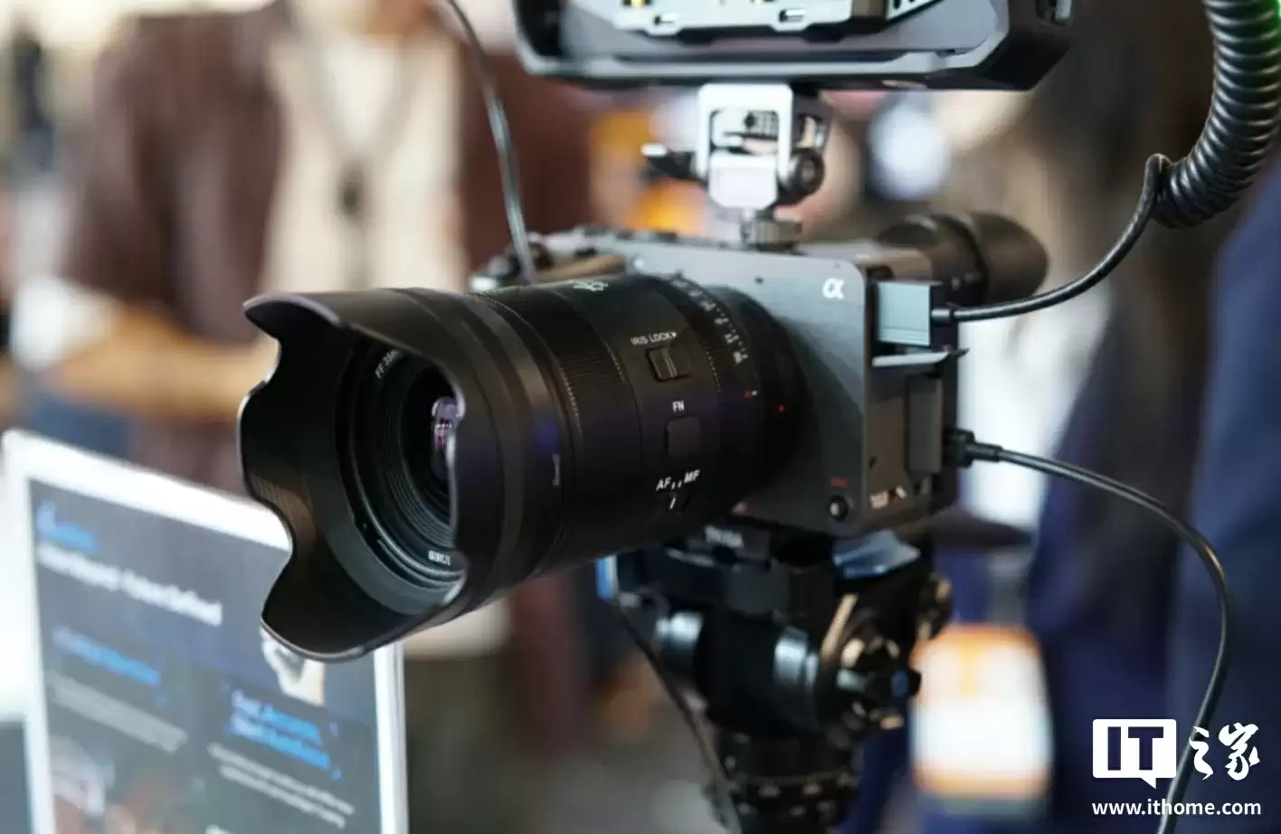 思锐曙光 AF35mm F1.4 相机镜头 9 月 29 日发布:490 克重量、提供 E / L / Z / X 卡口