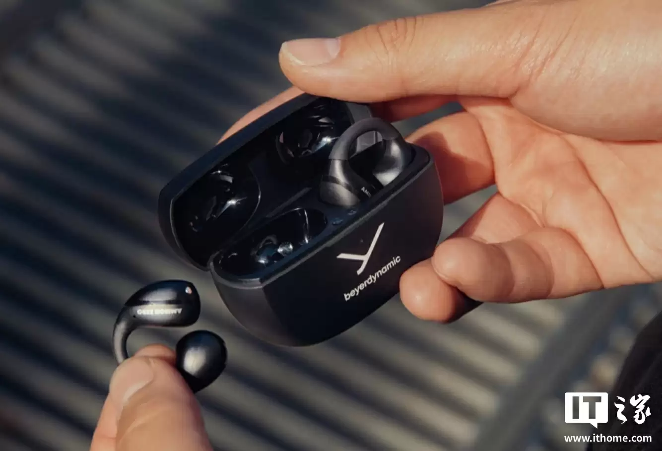 1799 元起,拜雅旗下首款耳夹式耳机 AMIRON ZERO 及 AMIRON 200 开放式耳机发布