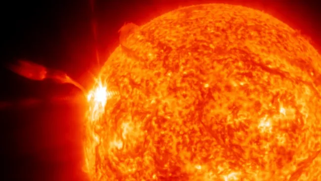 6000 万度：研究表明太阳耀斑温度远超预期，或解开半世纪光谱之谜