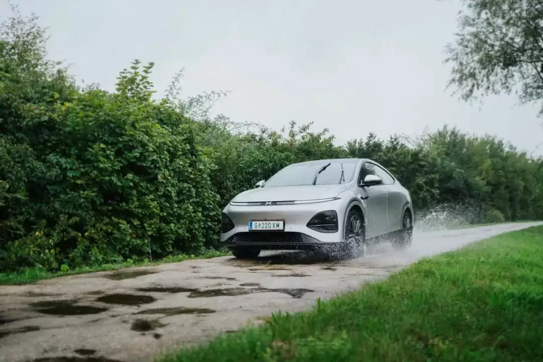 小鹏汽车首个欧洲本地化生产项目启动,首批 G6 与 G9 车型量产下线