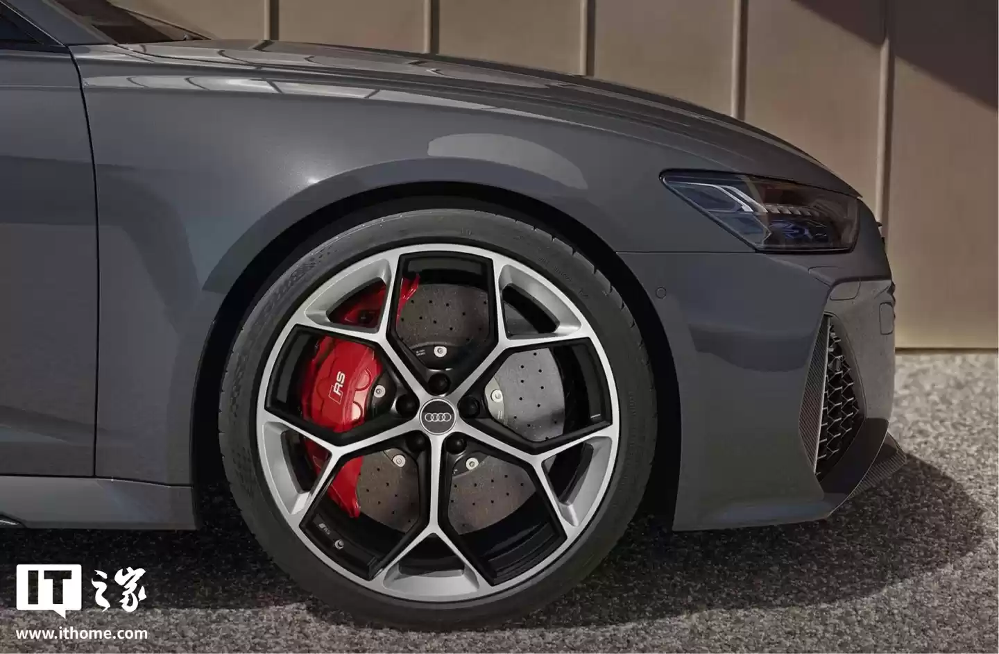 售价 145.38 万元、V8 动力,2025 款奥迪 RS 6 Avant performance 上市