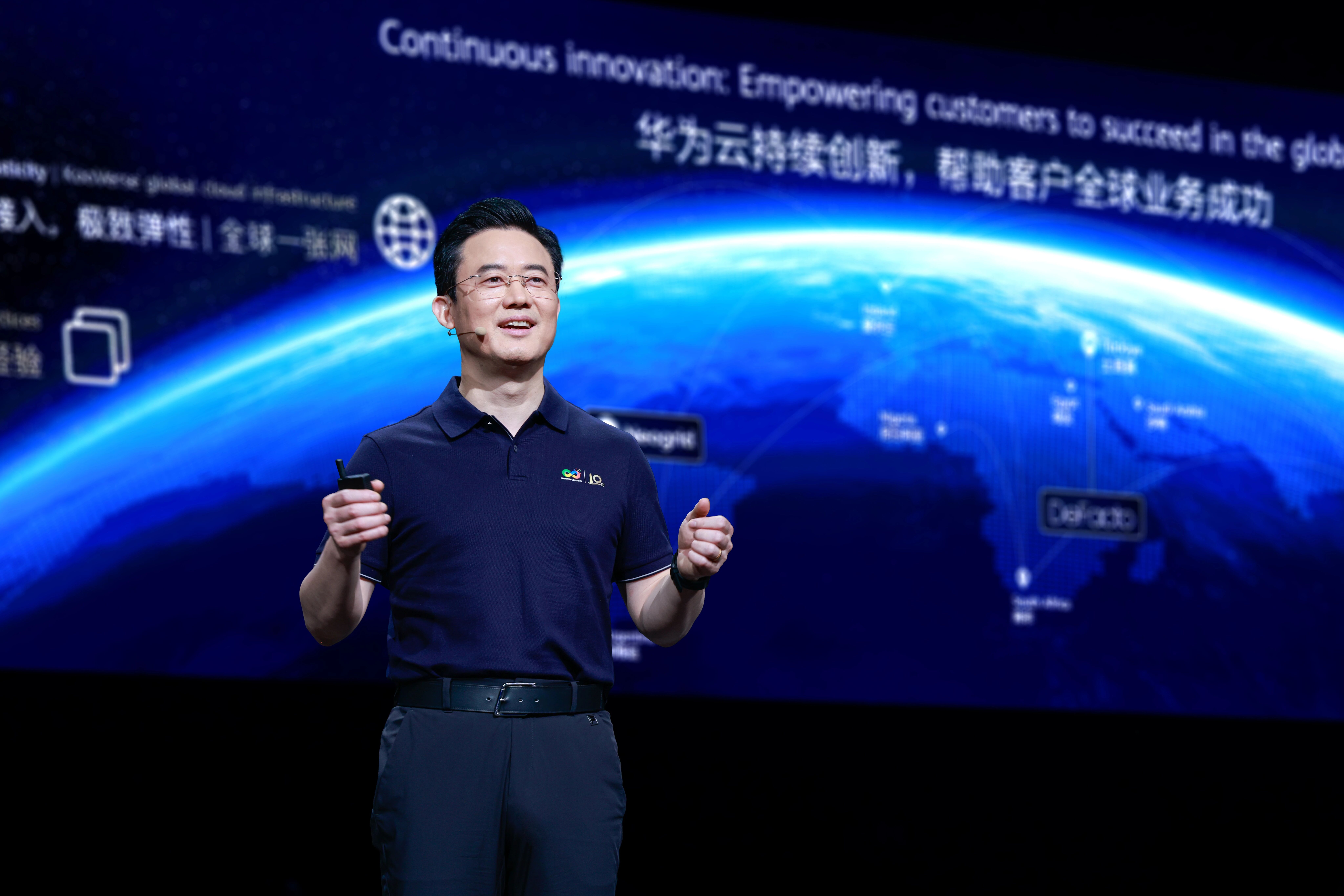 谁在重新定义 AI 云？