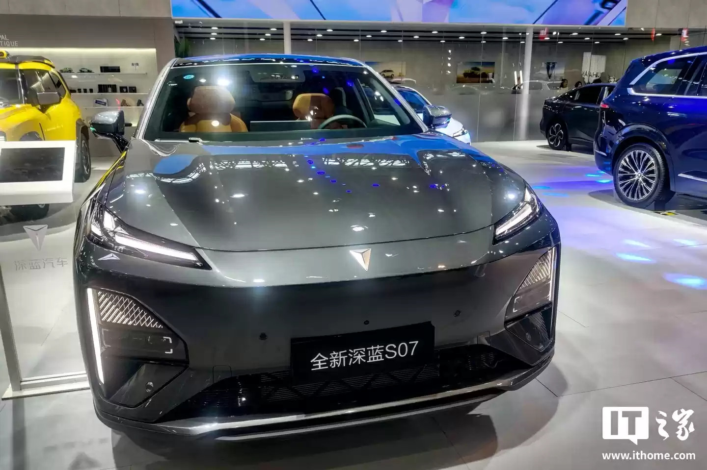 深蓝汽车南京数智工厂正式挂牌，全新