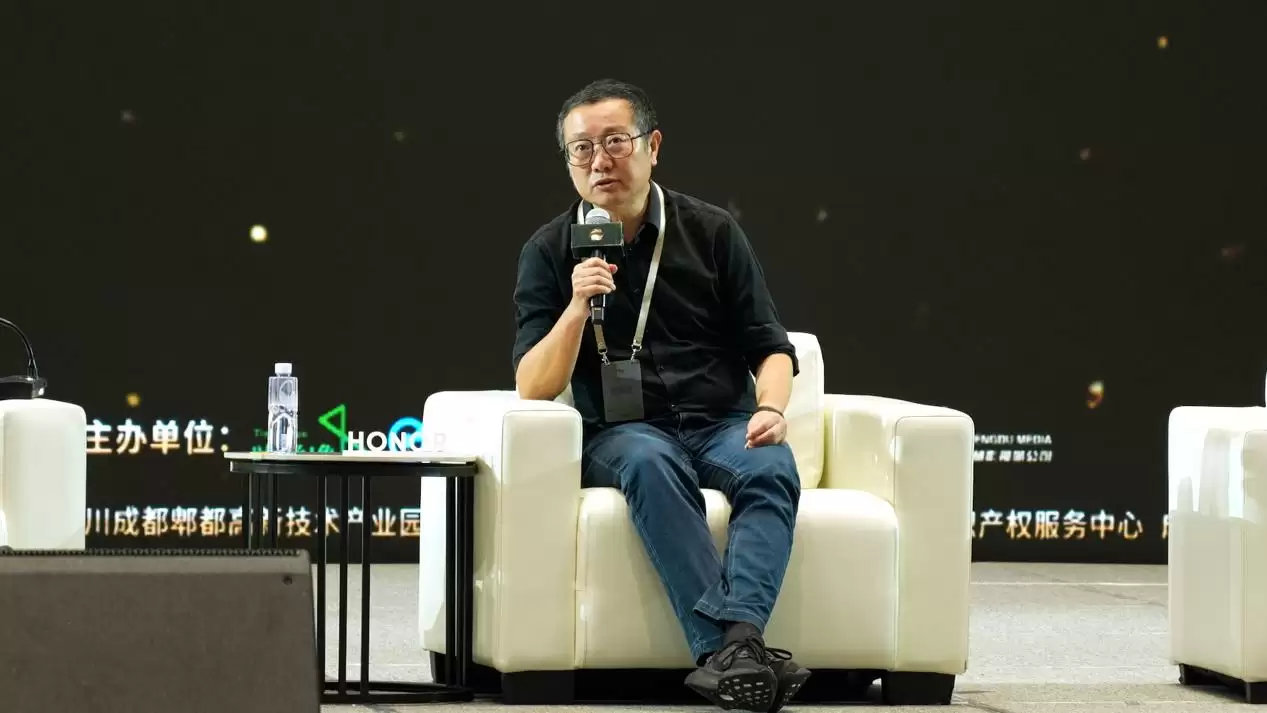 刘慈欣与AI对话