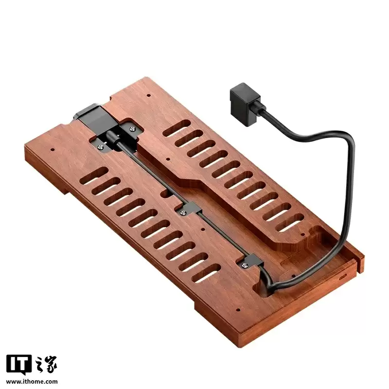 乔思伯 ITX 机箱 T9 开售:实木底座 + 铝制面板 + 可调中框,799 元