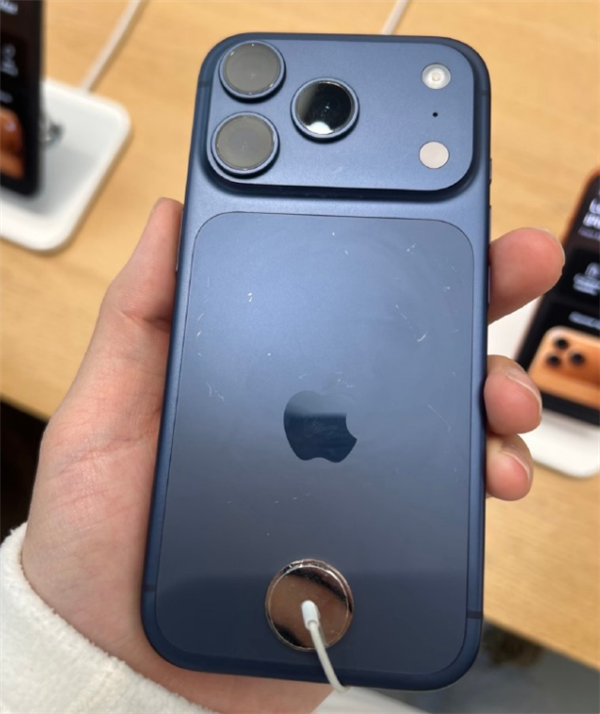 iPhone 17系列刮痕问题遭质疑?分析师称不影响销量