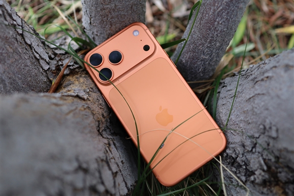iPhone 17屏幕易刮花引热议,业内看好销量不受影响