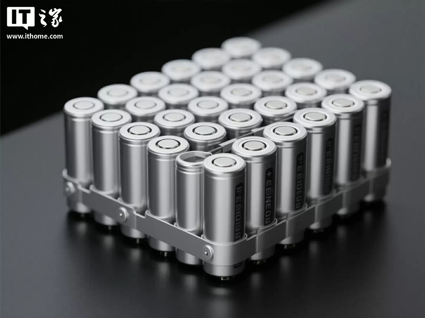 四部门:推动建立高安全、高可靠电池储能装备体系,研制长寿命、宽温域、低衰减锂电池、钠电池、固态电池关键装备