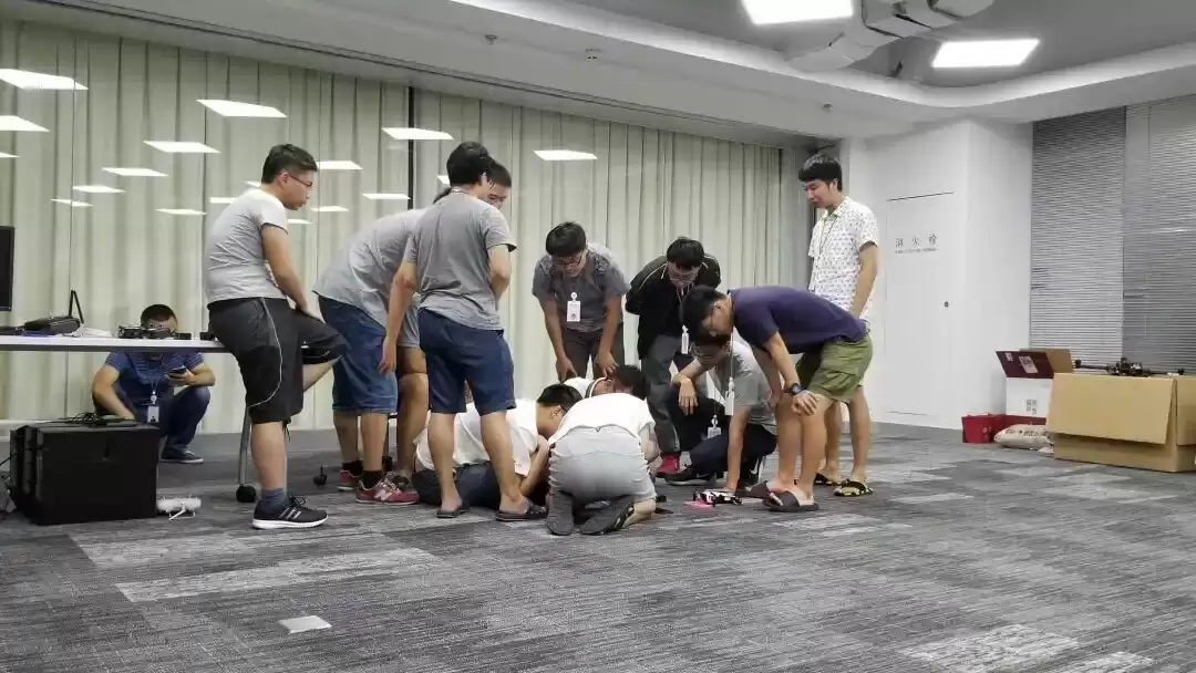 无人机帝国创新史:视觉导航团队的破茧、破界与破维