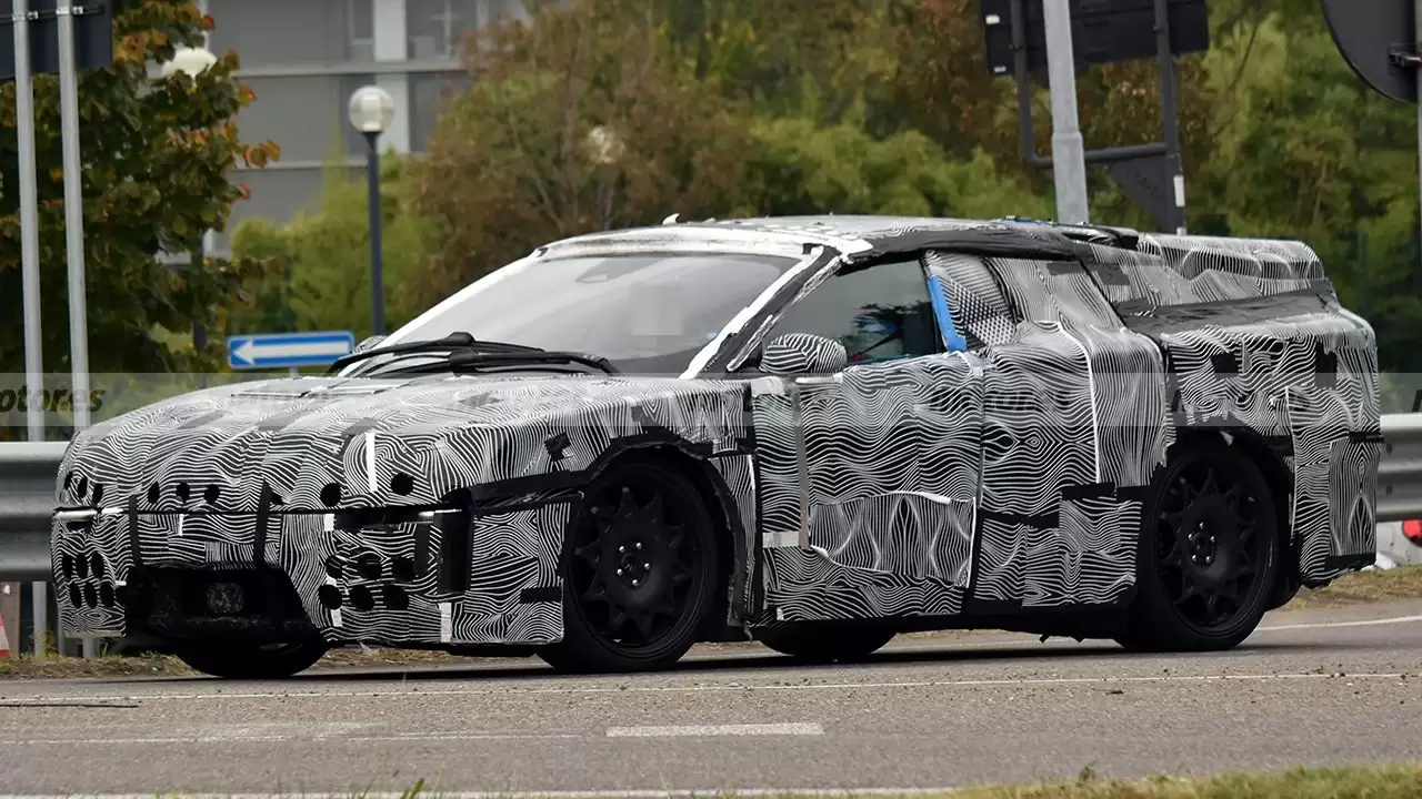 法拉利首款电动汽车最新谍照曝光,预计为五门跨界车