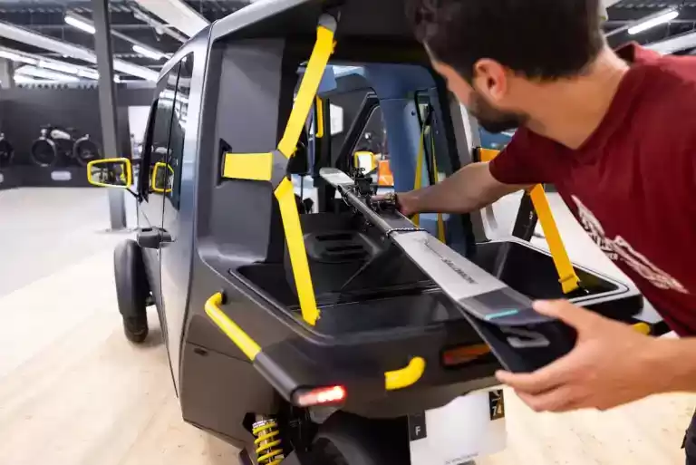 Vigoz三轮车侧面展示