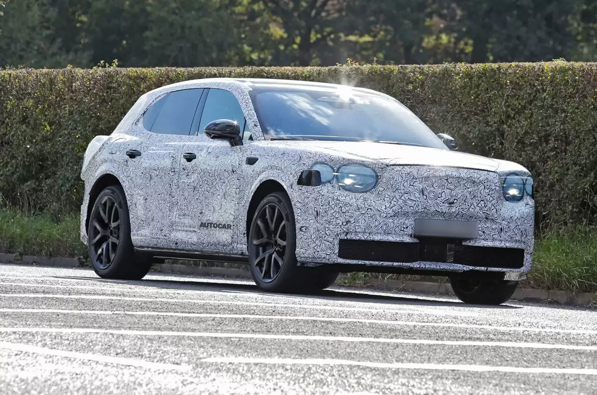 宾利首款电动汽车现身：定位低于添越，号称全球首款真豪华都市