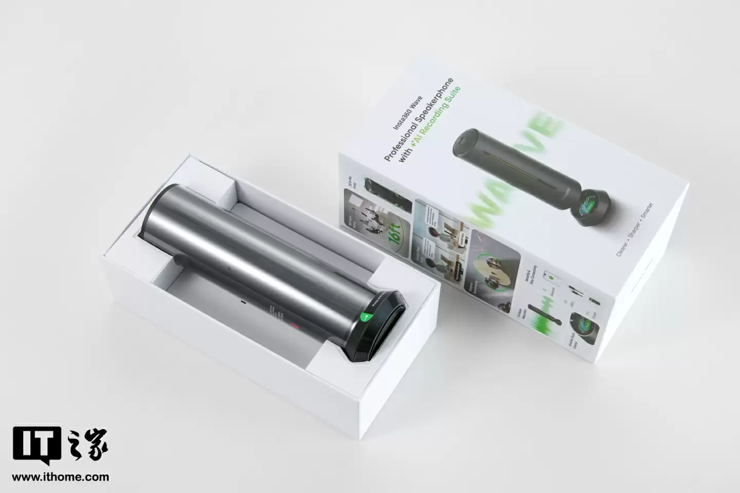 【IT之家开箱】影石首款 AI 录音全向麦克风 Insta360 Wave 图赏:“悬浮式”设计亮眼,底座配备隐藏式触屏