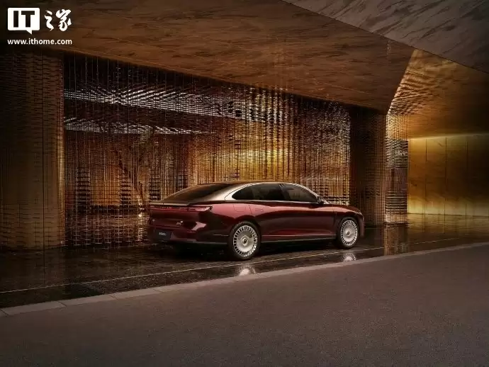 “新时代旗舰轿车”岚图追光 L 开启预订:搭载鸿蒙座舱 5 + 华为乾崑 ADS 4 系统