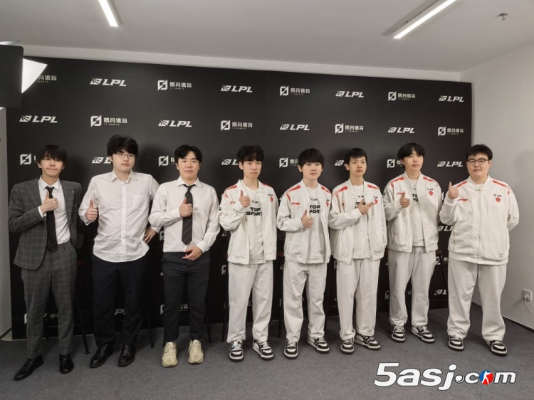 TES 3-1战胜iG挺进S15 老将JackeyLove重逢昔日队友