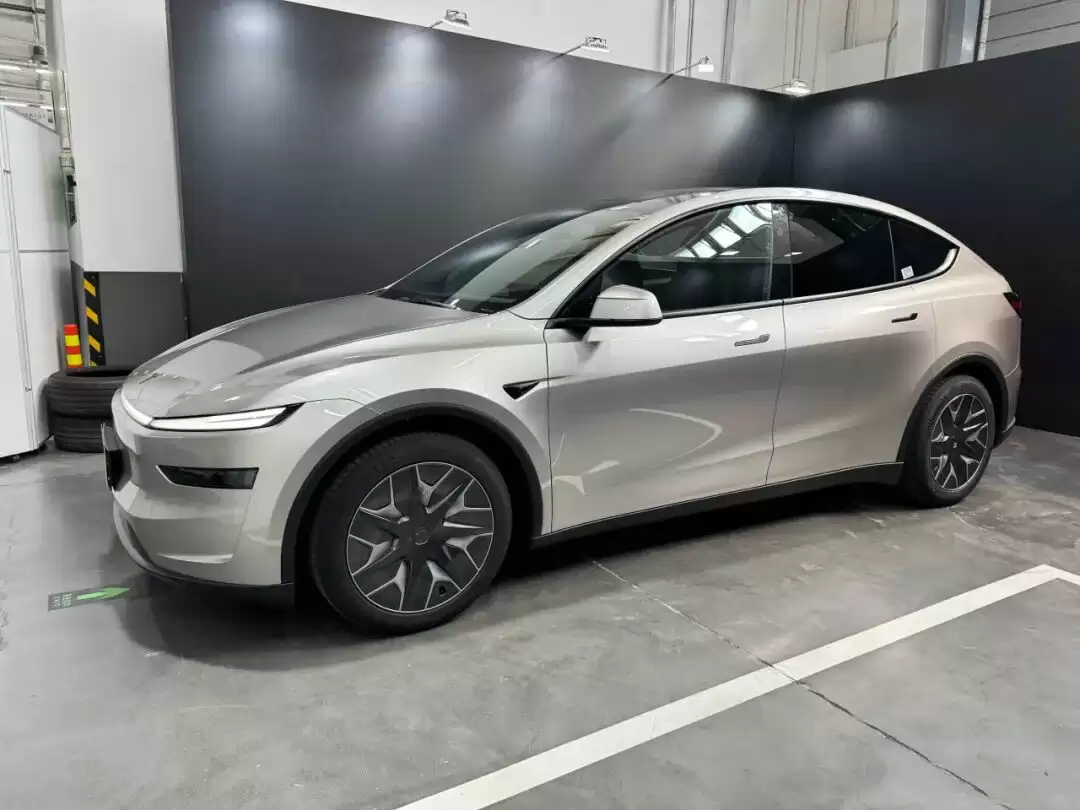 特斯拉Model Y L