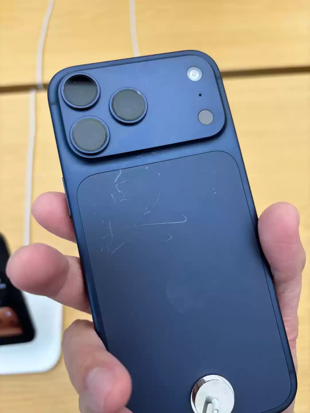 iPhone 17 Pro展示机细节