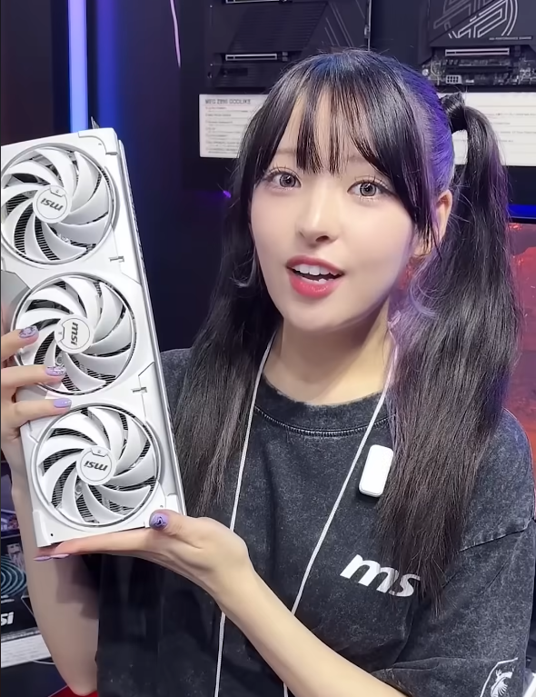 微星RTX 5070 Ti创新设计:16Pin接口巧妙布局解析