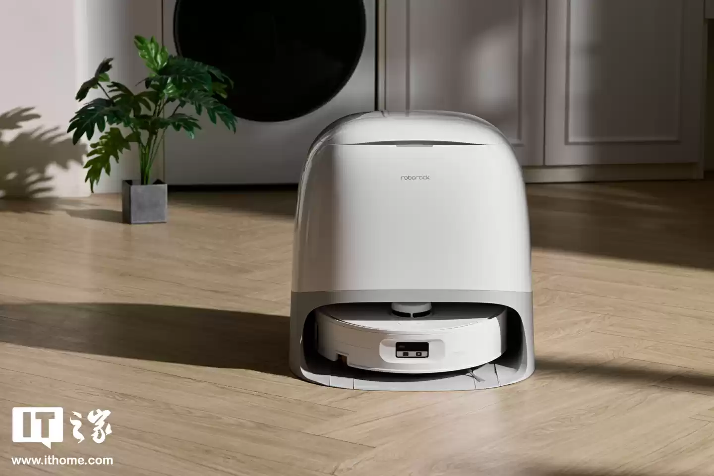 【IT之家实拍】石头首款滚筒活水扫拖机器人:石头 P20 活水版图赏