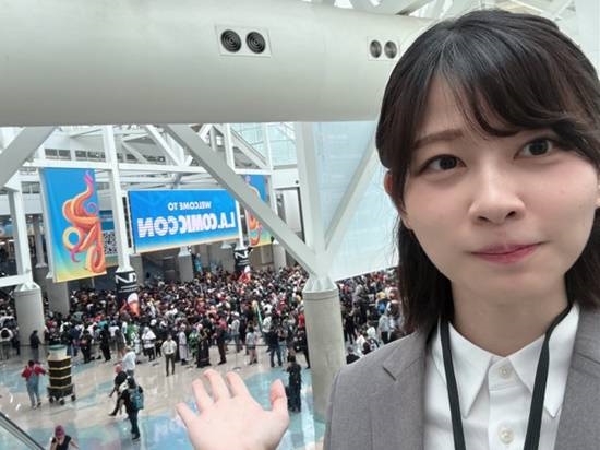 日本OL风靡全球漫展，纽约见面会引起热潮