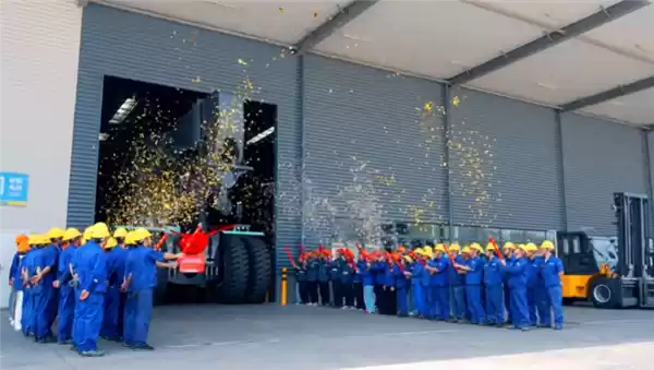 XCS100S风电正面吊全景展示