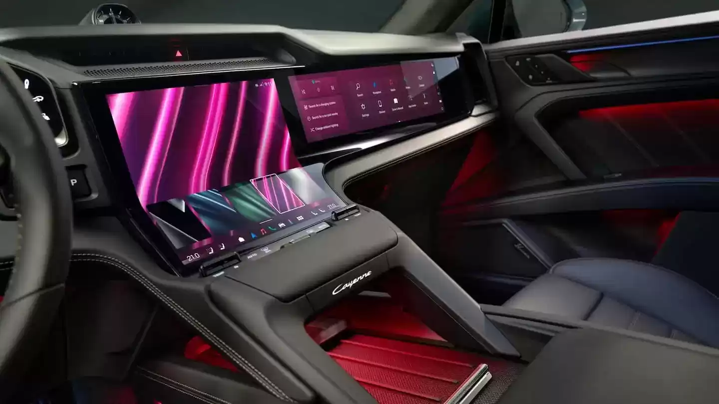 保时捷纯电卡宴内饰细节公布:座舱内全是屏,中控屏用上曲面设计