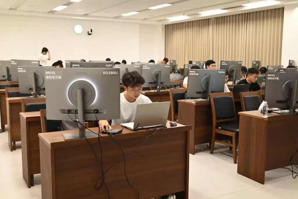 明基RD系列深度护航CCF创新创业训练营，以专业编程设备赋能未来数字化人才