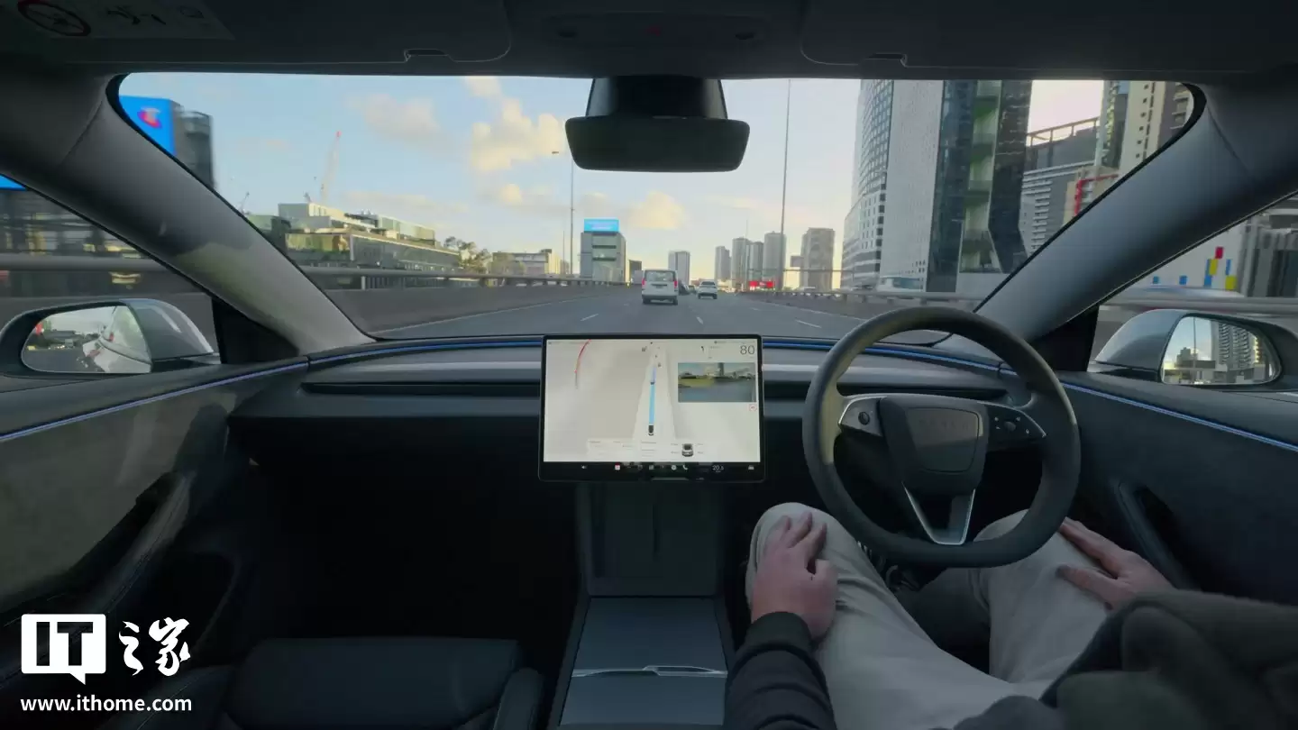 特斯拉新操作引争议：检测到车道偏离和司机疲劳时推荐启用