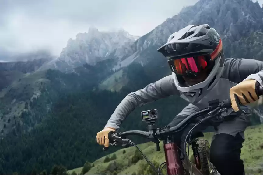 1/1.3 英寸传感器旗舰画质:大疆 Osmo Action 4 运动相机 1249 元再降价