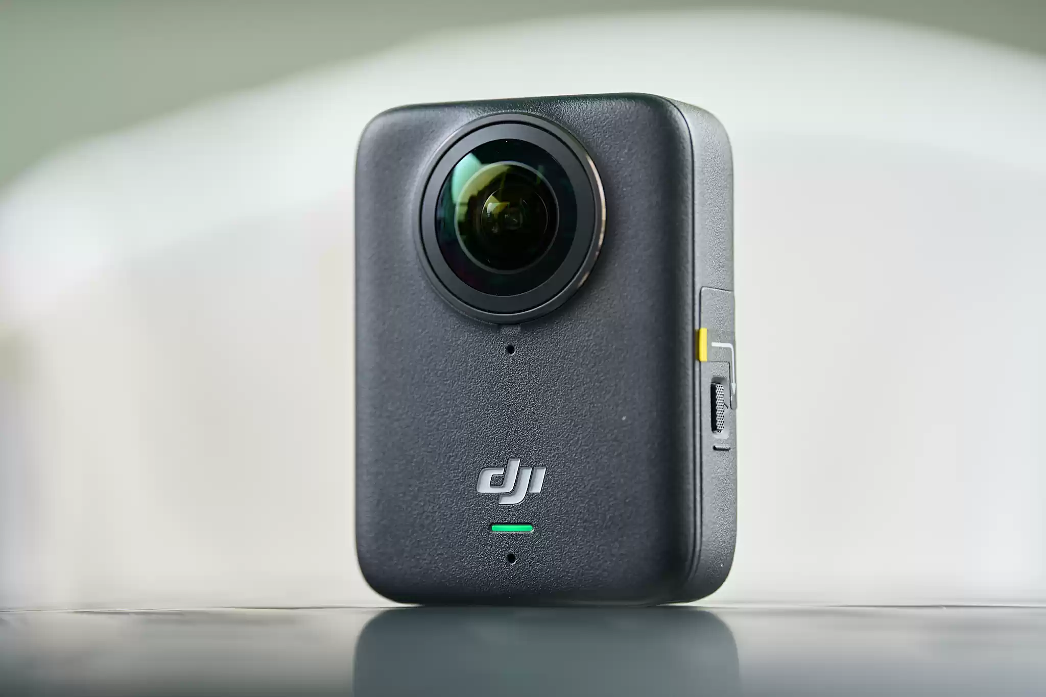 大疆Osmo 360外观展示