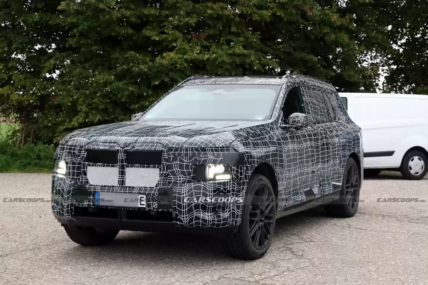 宝马最大 SUV 史上最重要换代：首推纯电版 iX7，预估最高 800 马力