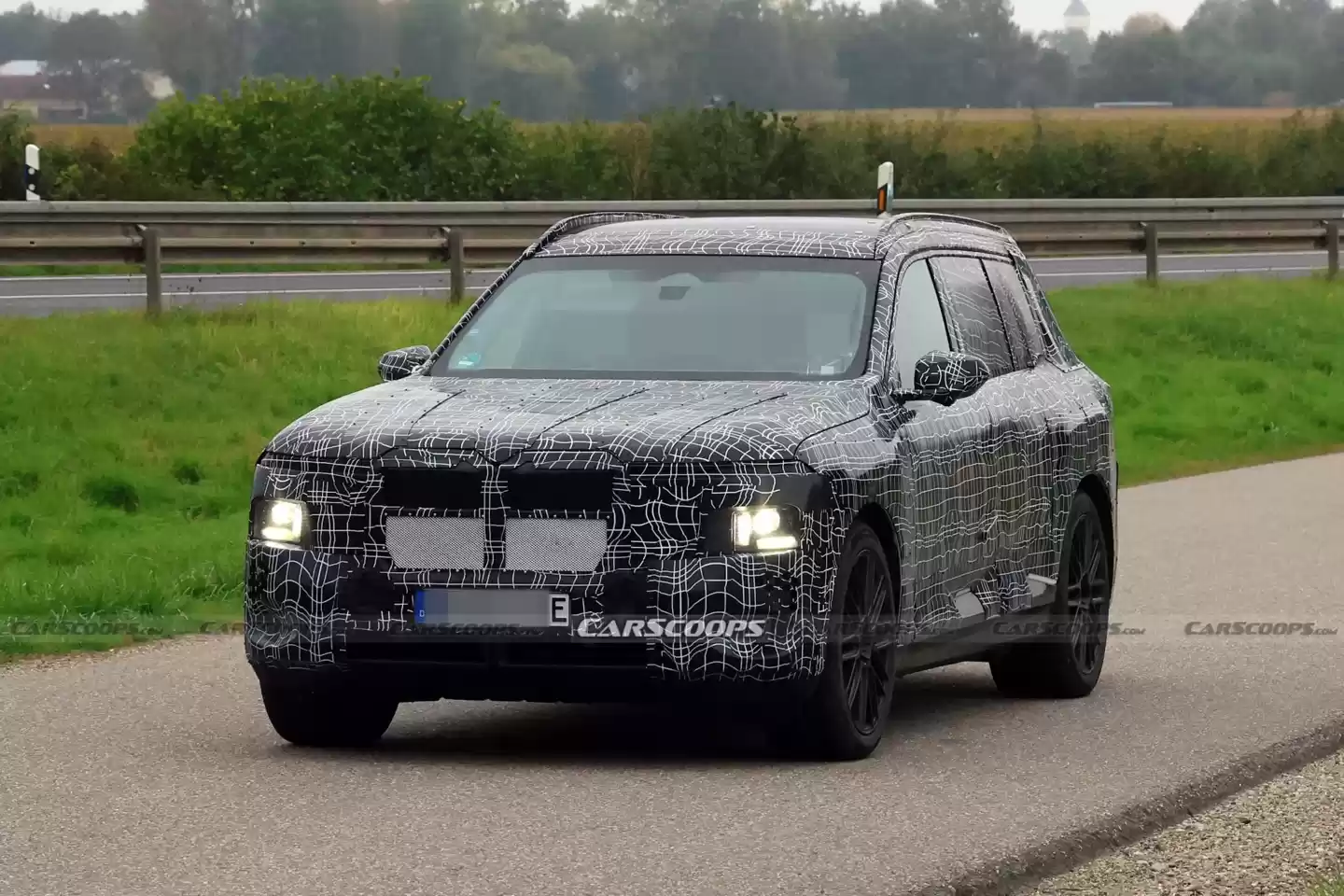 宝马最大 SUV 史上最重要换代：首推纯电版 iX7，预估最高 800 马力