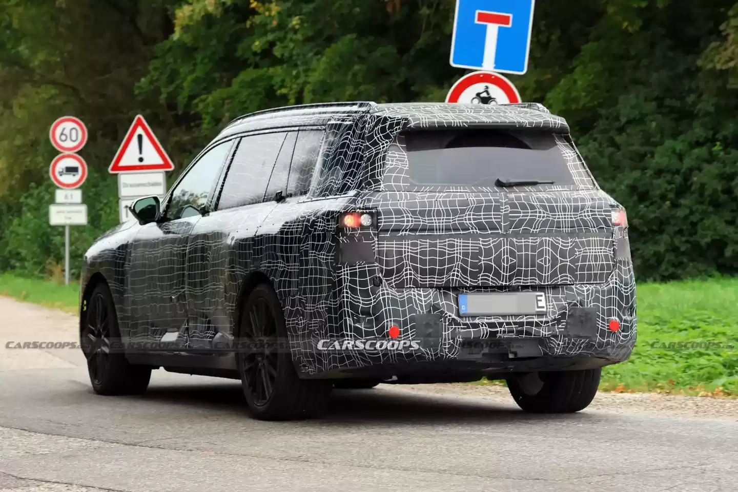 宝马最大 SUV 史上最重要换代：首推纯电版 iX7，预估最高 800 马力