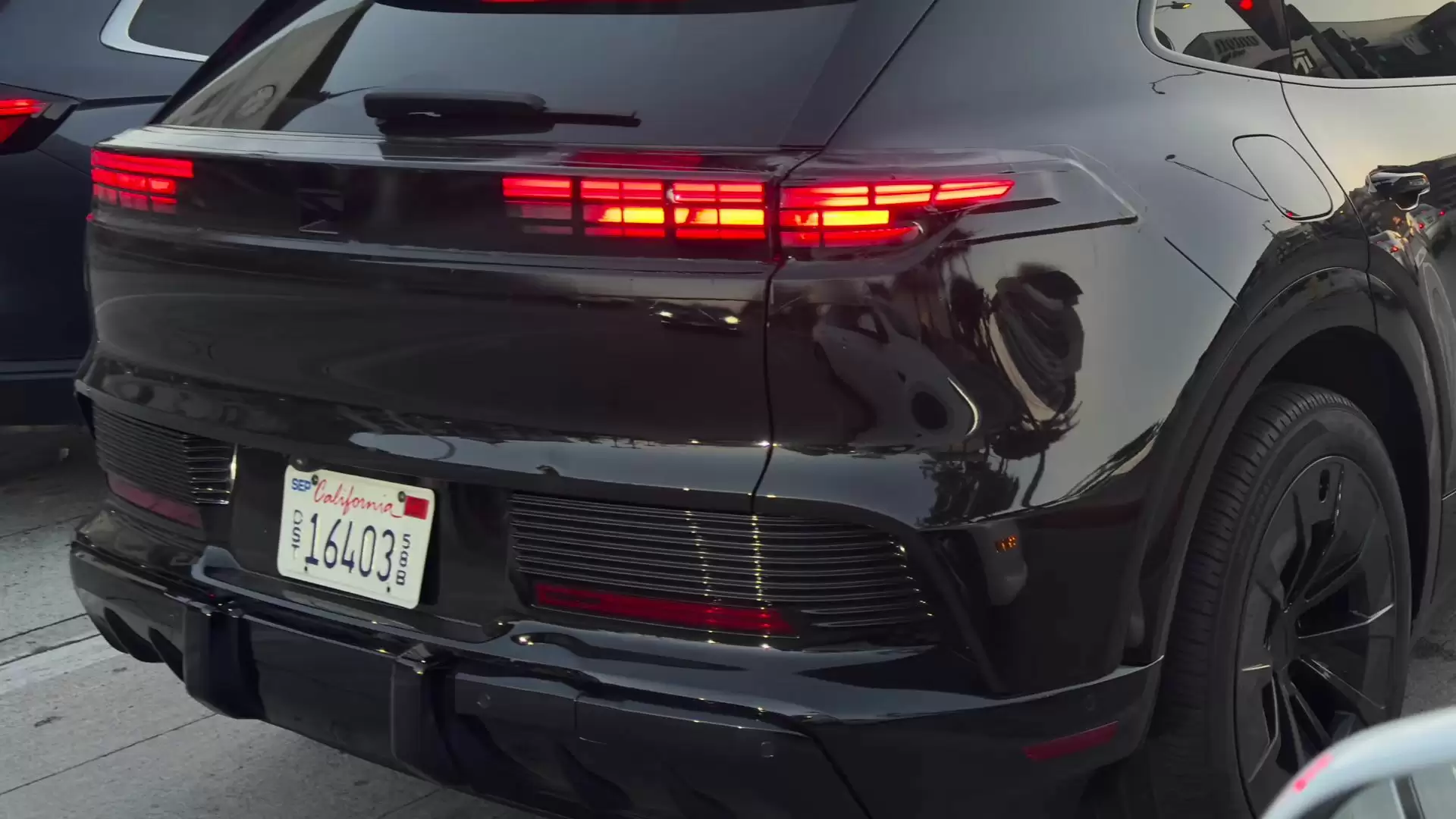 保时捷纯电卡宴路测图曝光：986 马力，剑指豪华电动 SUV 市场